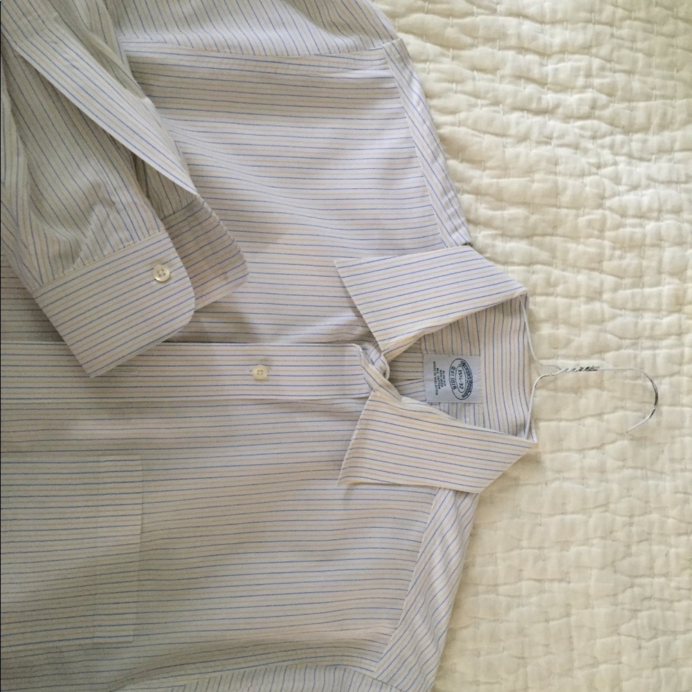 Brooks Brothers non-iron dress shirt: blue/yellow